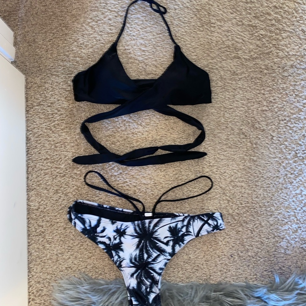 S/M bikini set